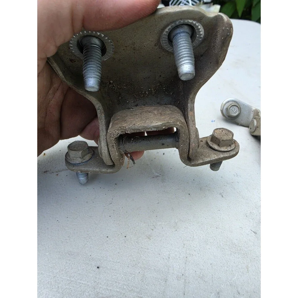 2016-2022 CHEVROLET SPARK FRONT RIGHT Door Hinges (Upper And Lower) Oem